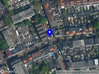 Ambulance met grote spoed naar de Van der Hulststraat in Haarlem