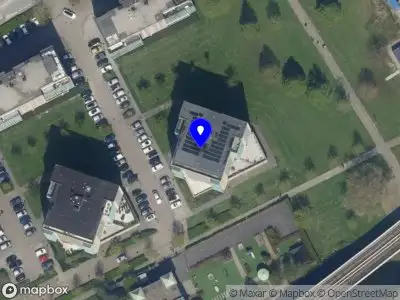 Ambulance met grote spoed naar de Kerklaan in Capelle aan den IJssel