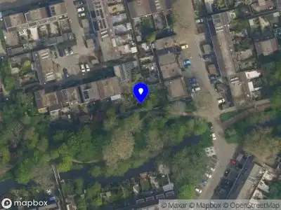 Ambulance met grote spoed naar de Koekamp in Delft