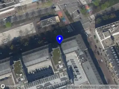 Ambulance met grote spoed naar de Westblaak in Rotterdam