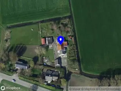Ambulance met grote spoed naar de Katerwaalsedijk in Abbenbroek