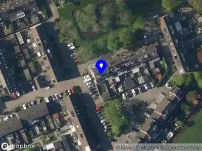 Ambulance met grote spoed naar de De Meerval in Nieuwkoop