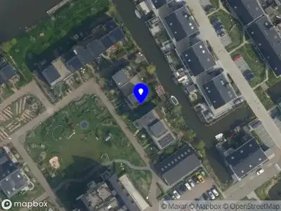 Ambulance met grote spoed naar de Warmoestuin in Rijswijk