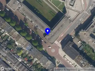 Ambulance met grote spoed naar de Prof. Kamerlingh Onneslaan in Schiedam