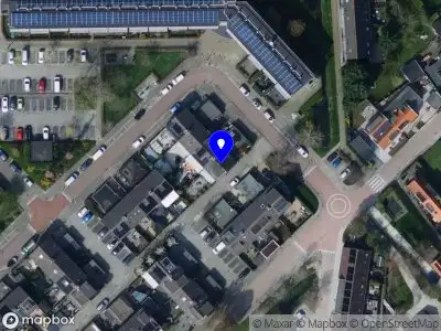 Ambulance met grote spoed naar de Gruttostraat in Strijen