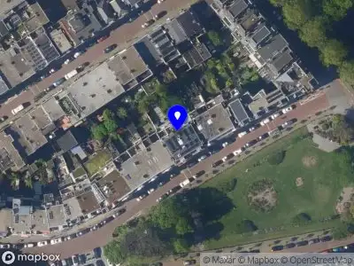 Ambulance met grote spoed naar de Obrechtstraat in 's-Gravenhage