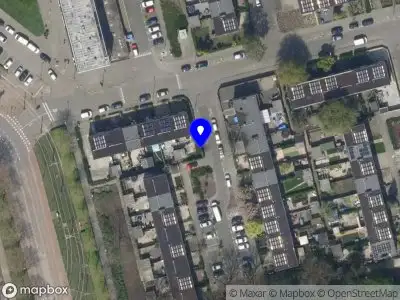 Ambulance met grote spoed naar de Morellentuin in Rotterdam