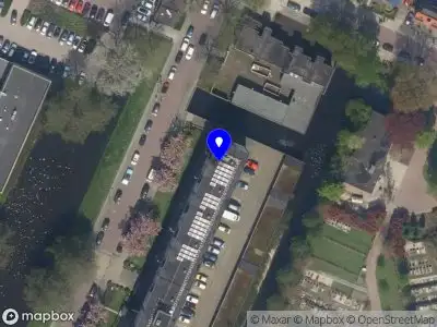 Ambulance met grote spoed naar de Rembrandtsingel in Rozenburg