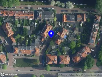 Ambulance met gepaste spoed naar de Koninginnelaan in Amstelveen