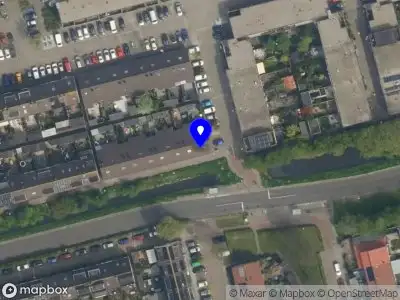Ambulance met grote spoed naar de Wulppad in Delft
