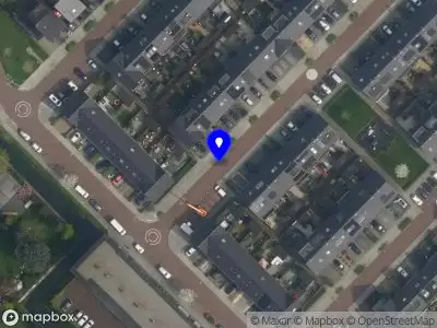 Ambulance met grote spoed naar de Molenmaker in Zevenhuizen