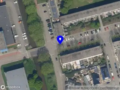 Ambulance met grote spoed naar de Corrie Hartonglaan in Rotterdam