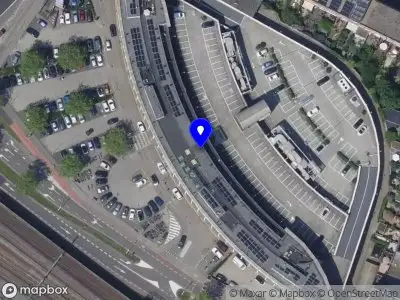 Ambulance met gepaste spoed naar de Korte Parallelweg in Dordrecht