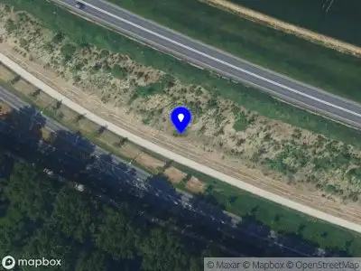 Politie naar de Roodbeenweg in Dronten vanwege voertuigen te water