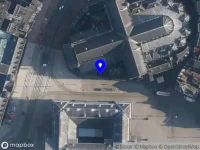 Brandweer met gepaste spoed naar de Mozes en Aäronstraat in Amsterdam