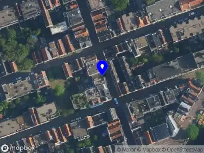 Ambulance met grote spoed naar de Eerste Egelantiersdwarsstraat in Amsterdam