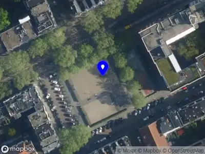 Ambulance met gepaste spoed naar de Servaes Noutsstraat in Amsterdam