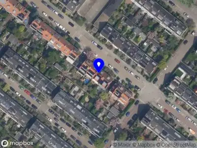 Ambulance met grote spoed naar de Cipreslaan in Rotterdam