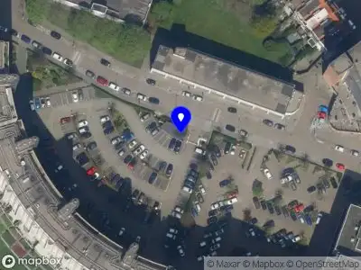 Ambulance met grote spoed naar de Oostmaaslaan in Rotterdam