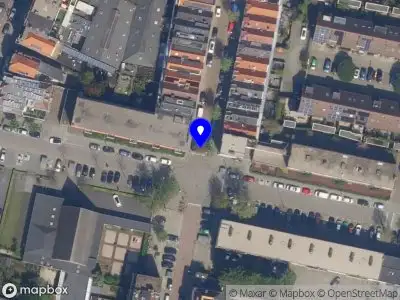 Ambulance met gepaste spoed naar de Minstreelstraat in Rotterdam