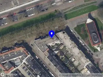 Ambulance met gepaste spoed naar de Brede Hilledijk in Rotterdam
