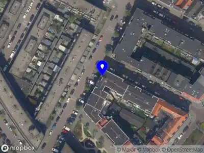 Ambulance met grote spoed naar de Boudewijnstraat in Rotterdam