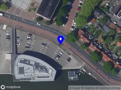 Ambulance met grote spoed naar de Haven in Alblasserdam