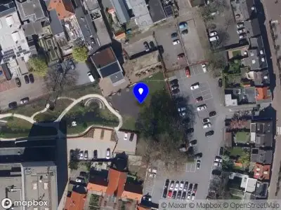 Brandweer en politie met grote spoed naar de Molenstraat in Roosendaal vanwege middelgrote brand