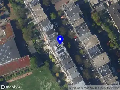 Ambulance met grote spoed naar de Jan van Nassaustraat in 's-Gravenhage