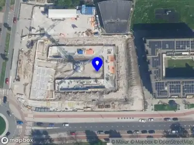 Brandweer met gepaste spoed naar de Schipluidenlaan in Amsterdam vanwege een liftopsluiting