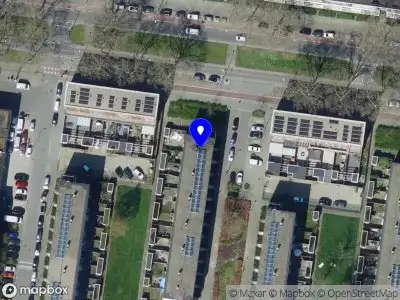 Ambulance met grote spoed naar de Benneveld in Rotterdam