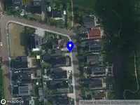 Ambulance met grote spoed naar de Maanhof in Amsterdam