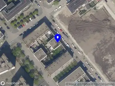 Ambulance met grote spoed naar de De la Reystraat in Rotterdam