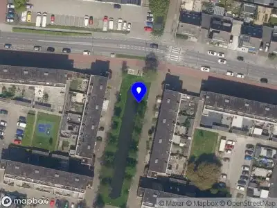 Ambulance met gepaste spoed naar de Beverwaardseweg in Rotterdam