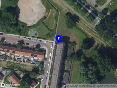 Ambulance met grote spoed naar de Waterhoenstraat in Dordrecht