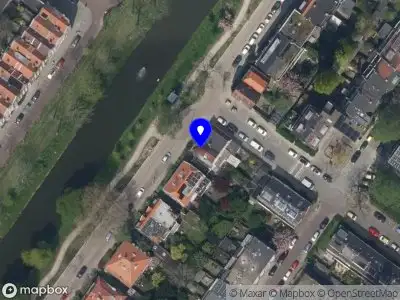 Ambulance met grote spoed naar de Boergoensevliet in Rotterdam