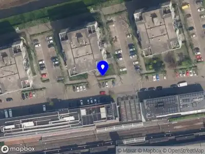 Ambulance met grote spoed naar de Kooikerweg in Rotterdam