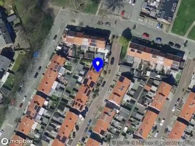 Ambulance met grote spoed naar de Meeuwenwetering in Hoogvliet Rotterdam