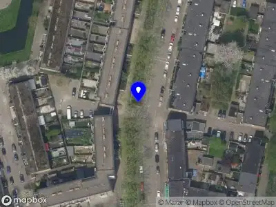 Ambulance met grote spoed naar de Beesdestraat in Rotterdam
