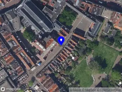 Ambulance met grote spoed naar de Hofstraat in Dordrecht