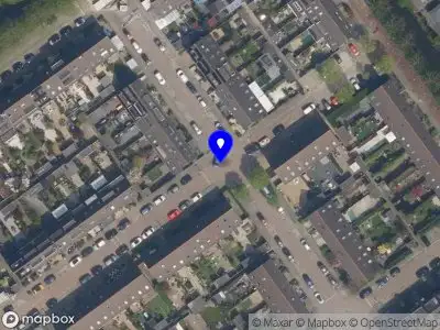 Ambulance met grote spoed naar de Charlie Nederpeltstraat in Rotterdam