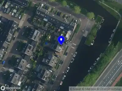 Ambulance met grote spoed naar de Slagbaai in Diemen