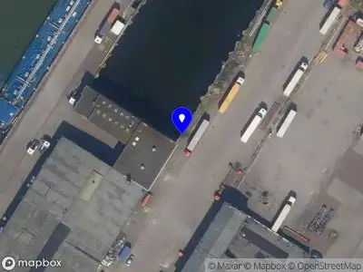 Politie naar de Radiostraat in Rotterdam vanwege personen te water