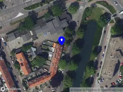 Ambulance met gepaste spoed naar de Viottakade in Dordrecht