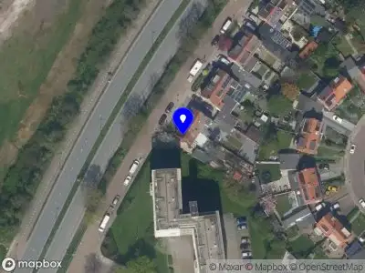 Ambulance met grote spoed naar de Floreslaan in Vlaardingen