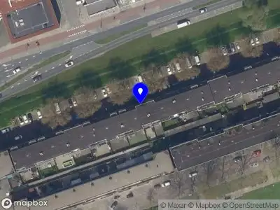Ambulance met grote spoed naar de Brielselaan in Rotterdam