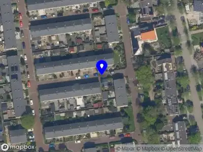 Ambulance met grote spoed naar de Rozenlaan in Schiedam