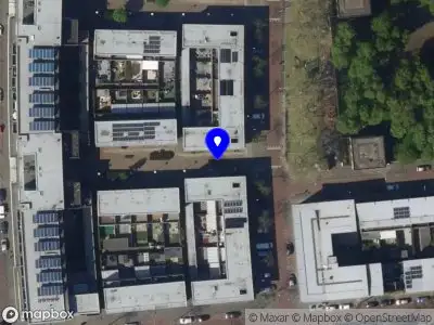 Ambulance met grote spoed naar de Robertus Nurkshof in 's-Gravenhage