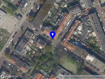Ambulance met grote spoed naar de Rembrandtstraat in Vlaardingen
