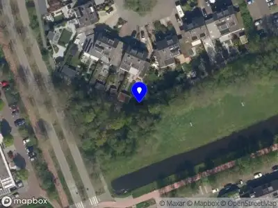 Ambulance met gepaste spoed naar de Churchillsingel in Vlaardingen